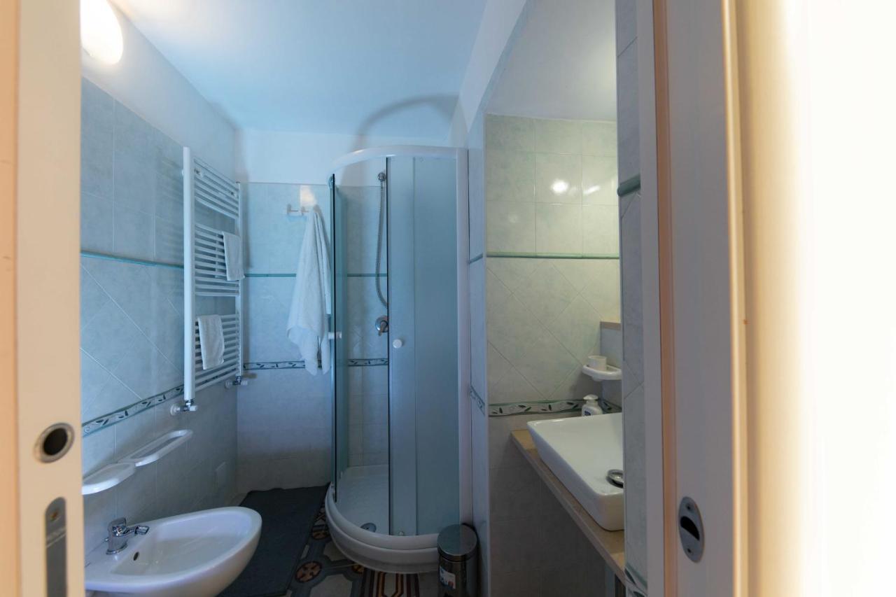 Casa Vacanza La Stradella Остуни Екстериор снимка